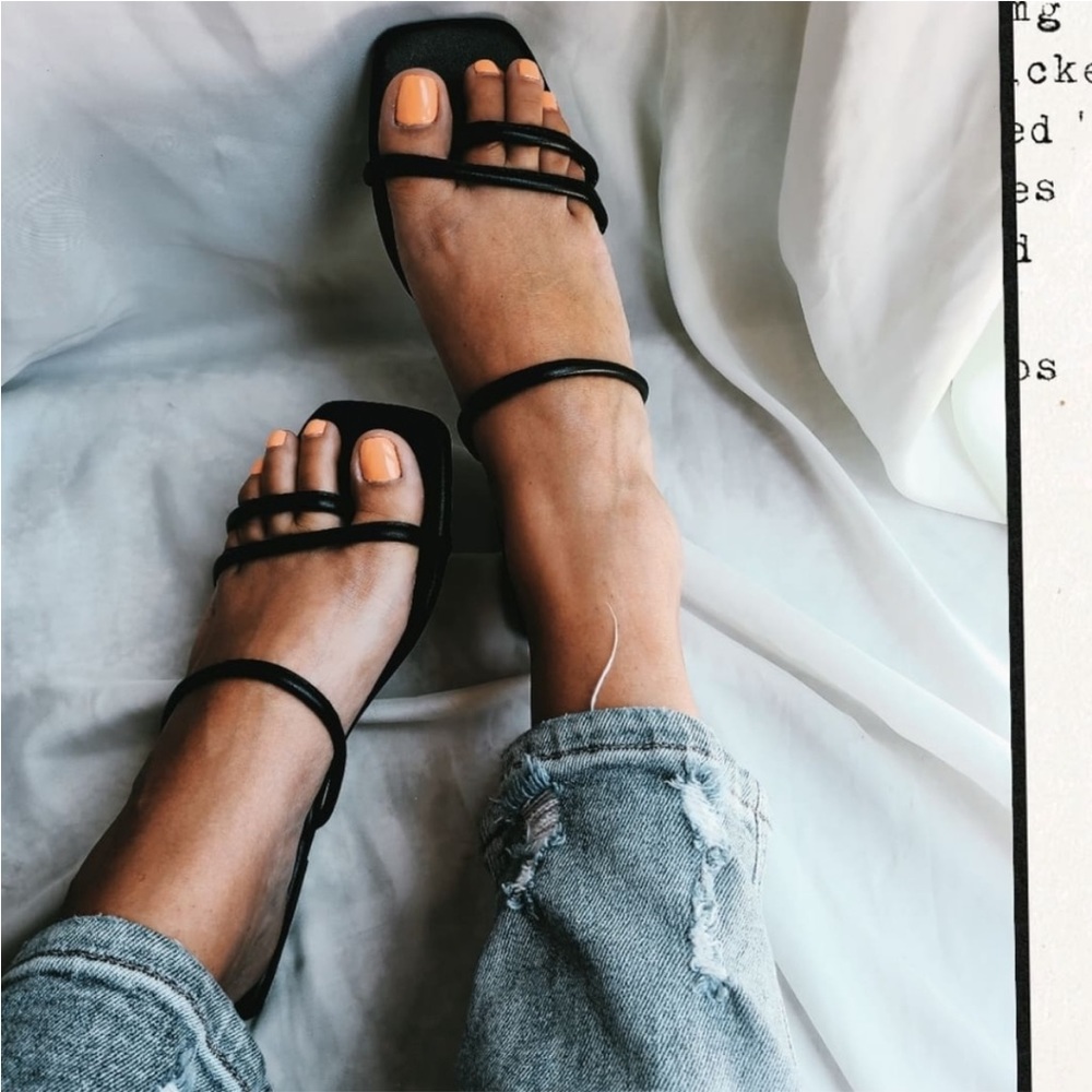 Qupid sandals
